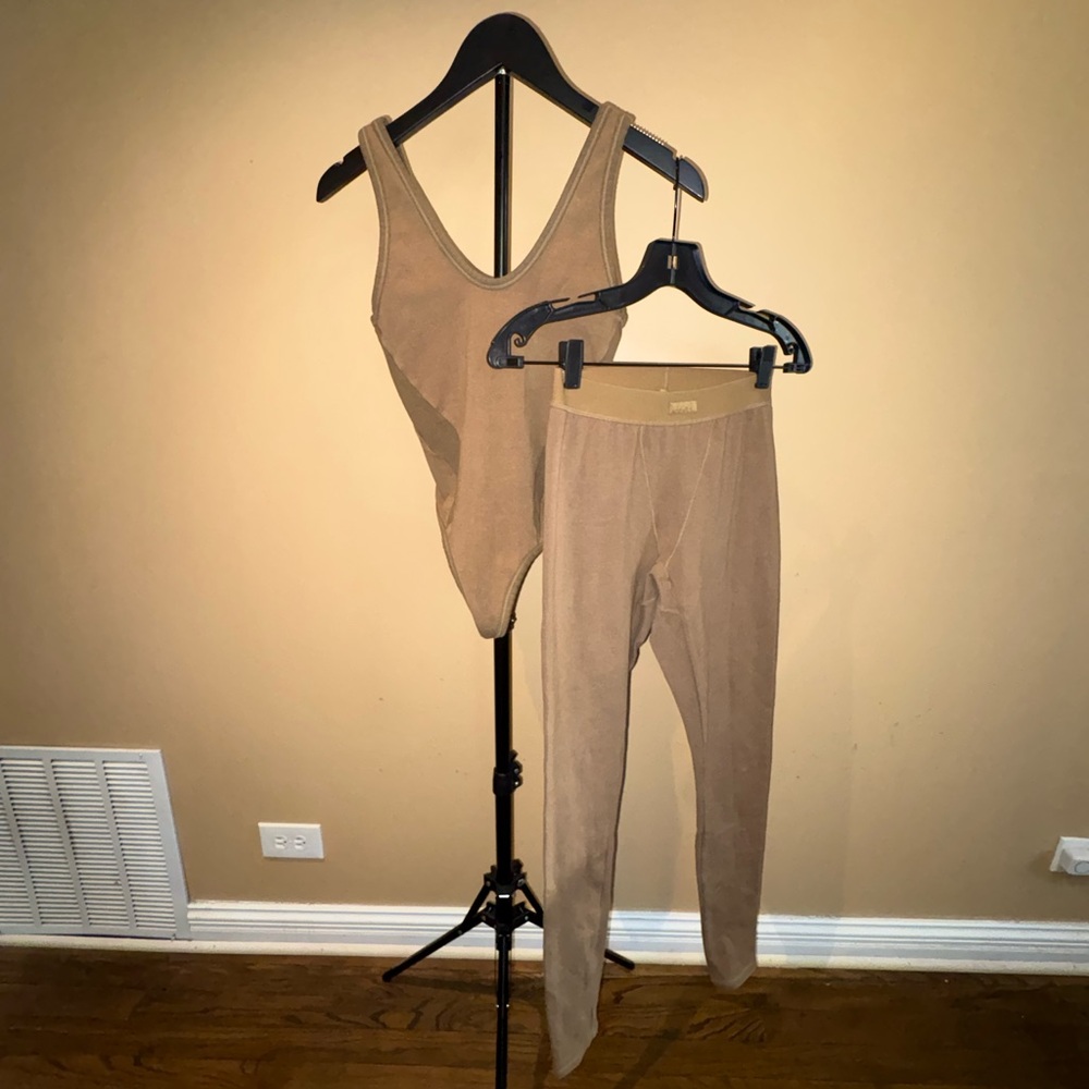 Skims  Taupe Seamless Ribbed Leggings & Bodysuit Set